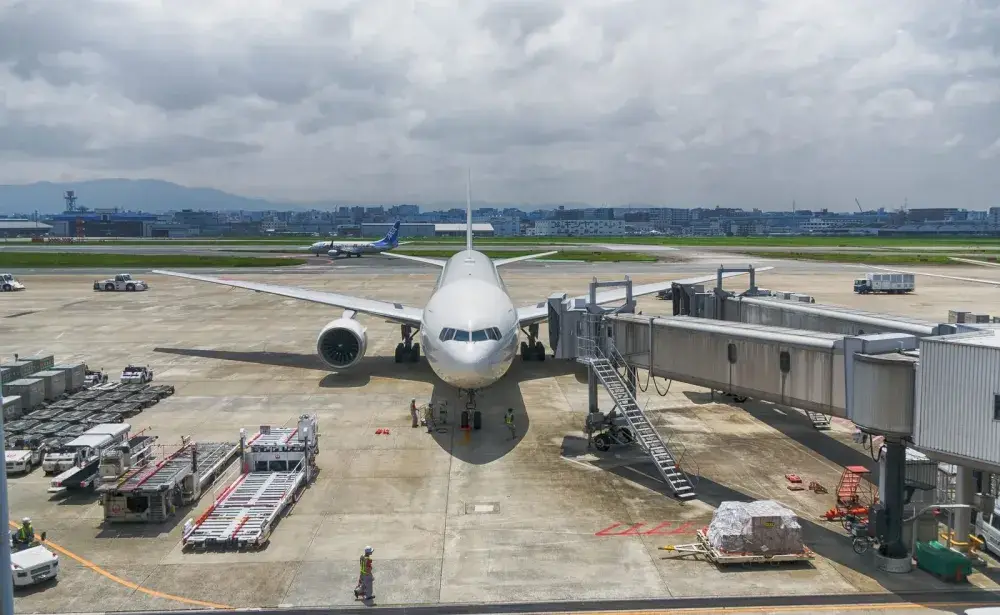 【高時給】　福岡空港で化粧品の販売スタッフ