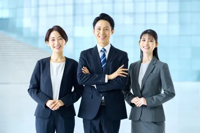  [正社員]営業関連派遣職 人材会社での営業・スタッフ管理 |  | 株式会社トップグローバル(大阪府大阪市中央区)の求人