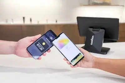 大阪なんば　スマートフォン契約および付随する業務