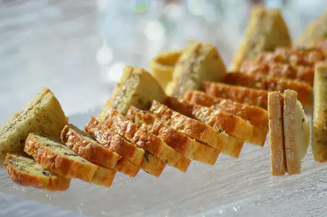 新大阪駅　お菓子試食販売　短期募集！